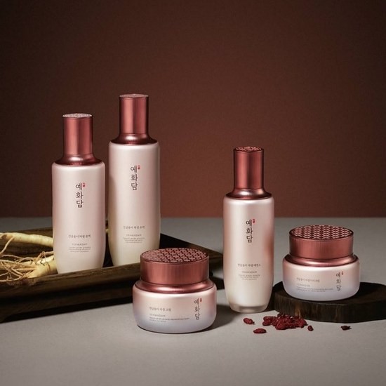 Bộ Dưỡng Sáng Da Và Ngăn Ngừa Lão Hóa The Face Shop Yehwadam Heaven Grade Ginseng Rejuvenating Set (5 Sản Phẩm)